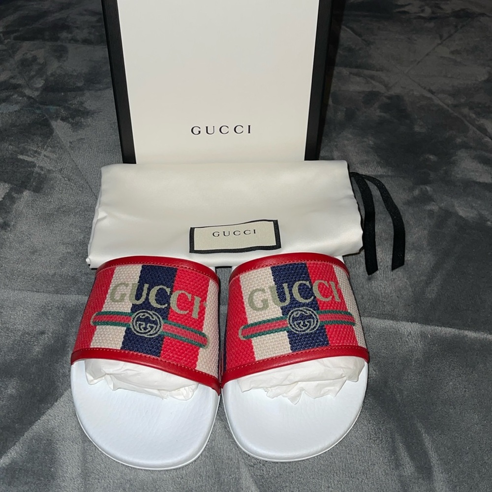 Brand new Gucci slides pristine condition size 39 comes with box n dust bag